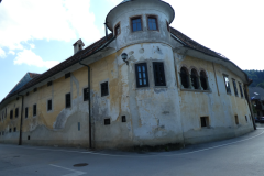 47-grad-pustal